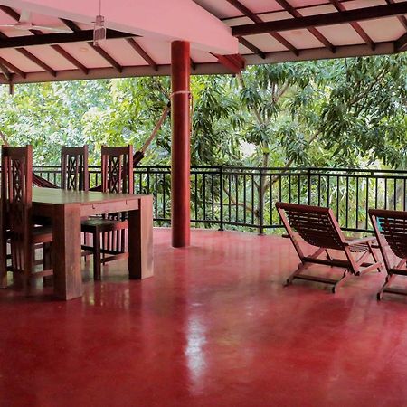 Julia Safari Inn Tissamaharama Esterno foto